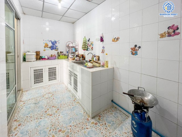 *****ทาวน์เฮ้าส์มือสองย่านนนทบุรี ม.เหนือฟ้าโฟร์ บ้านกล้วย-ไทรน้อย เนื้อที่ 17 ตร.ว. ฟังก์ชัน 2 ห้องนอน 2 ห้องน้ำ 1 ที่จอดรถ แถมฟรี! 1 เครื่องปรับอากาศ 1 เครื่องดูดควัน ทำเลดี เพียง 10 นาทีถึงถ.กาญจนาภิเษก ใกล้เซ็นทรัลเวสท์เกต และรถไฟฟ้าสายสีม่วง "สถานีคลองบางไผ่" ราคาไม่แพง!